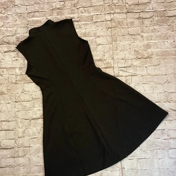 Elie Tahari Black Fit & Flare detail sleeveless dress size 6